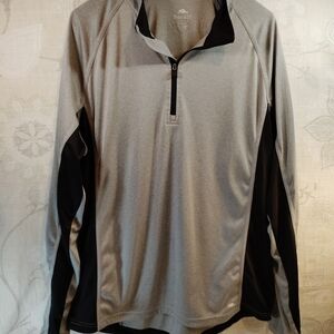 Roots Men's Gray and Black Athletic Wear Long Sleeve Shirt
